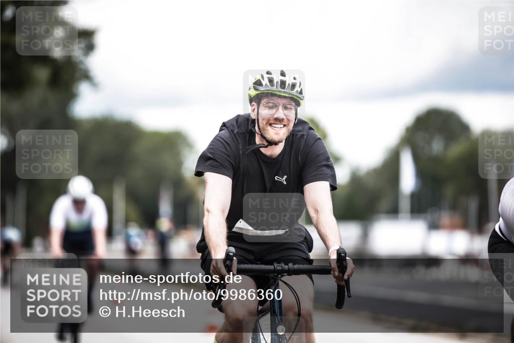 16.08.2026 - KN Förde Triathlon 2026 H.Heesch http://msf.ph/oto/9986360 16.08.2026 13:10:05 Radfahren 504, 524, 595, 704, 743 meine-sportfotos.de