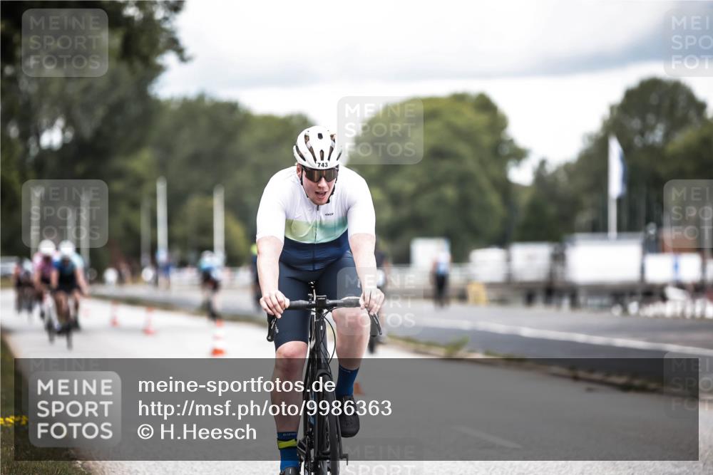 16.08.2026 - KN Förde Triathlon 2026 H.Heesch http://msf.ph/oto/9986363 16.08.2026 13:10:06 Radfahren 504, 524, 594, 595, 704, 743 meine-sportfotos.de