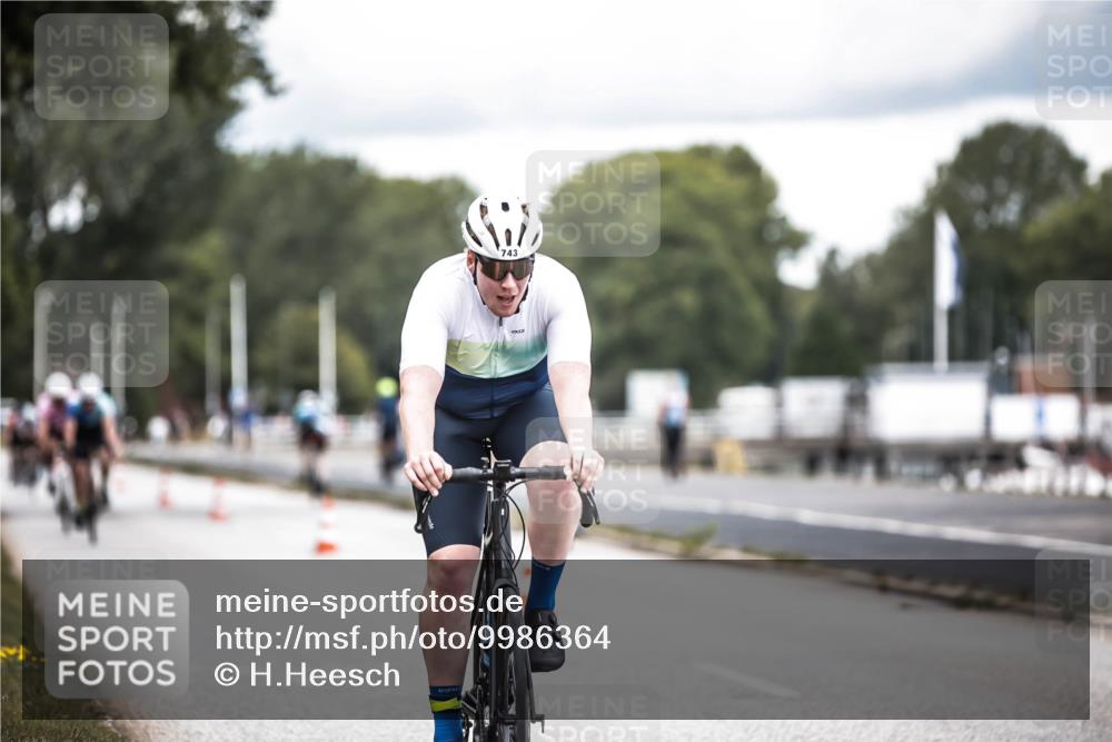 16.08.2026 - KN Förde Triathlon 2026 H.Heesch http://msf.ph/oto/9986364 16.08.2026 13:10:06 Radfahren 504, 524, 594, 595, 704, 743 meine-sportfotos.de