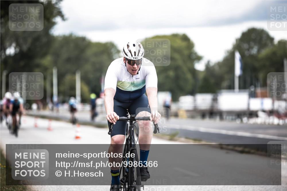 16.08.2026 - KN Förde Triathlon 2026 H.Heesch http://msf.ph/oto/9986366 16.08.2026 13:10:06 Radfahren 504, 524, 594, 595, 704, 743 meine-sportfotos.de