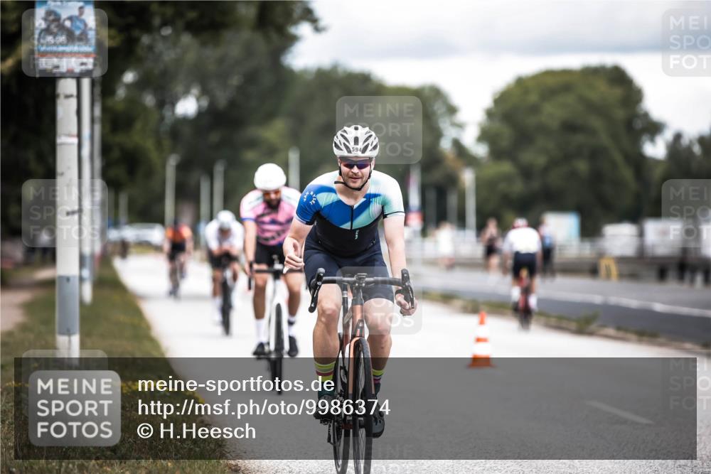 16.08.2026 - KN Förde Triathlon 2026 H.Heesch http://msf.ph/oto/9986374 16.08.2026 13:10:10 Radfahren 504, 594, 595, 718, 732 meine-sportfotos.de