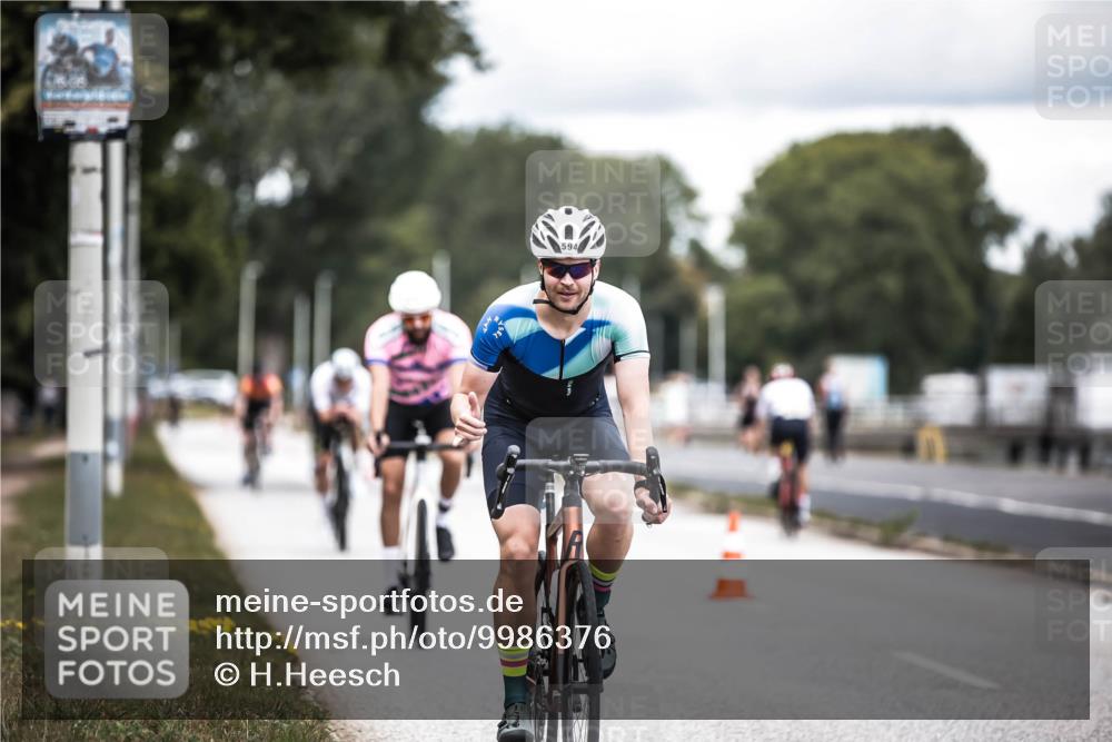 16.08.2026 - KN Förde Triathlon 2026 H.Heesch http://msf.ph/oto/9986376 16.08.2026 13:10:10 Radfahren 504, 594, 595, 718, 732 meine-sportfotos.de