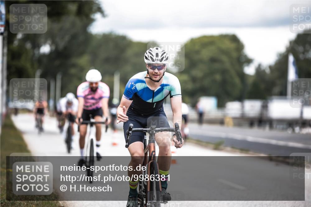 16.08.2026 - KN Förde Triathlon 2026 H.Heesch http://msf.ph/oto/9986381 16.08.2026 13:10:10 Radfahren 504, 594, 595, 718, 732 meine-sportfotos.de