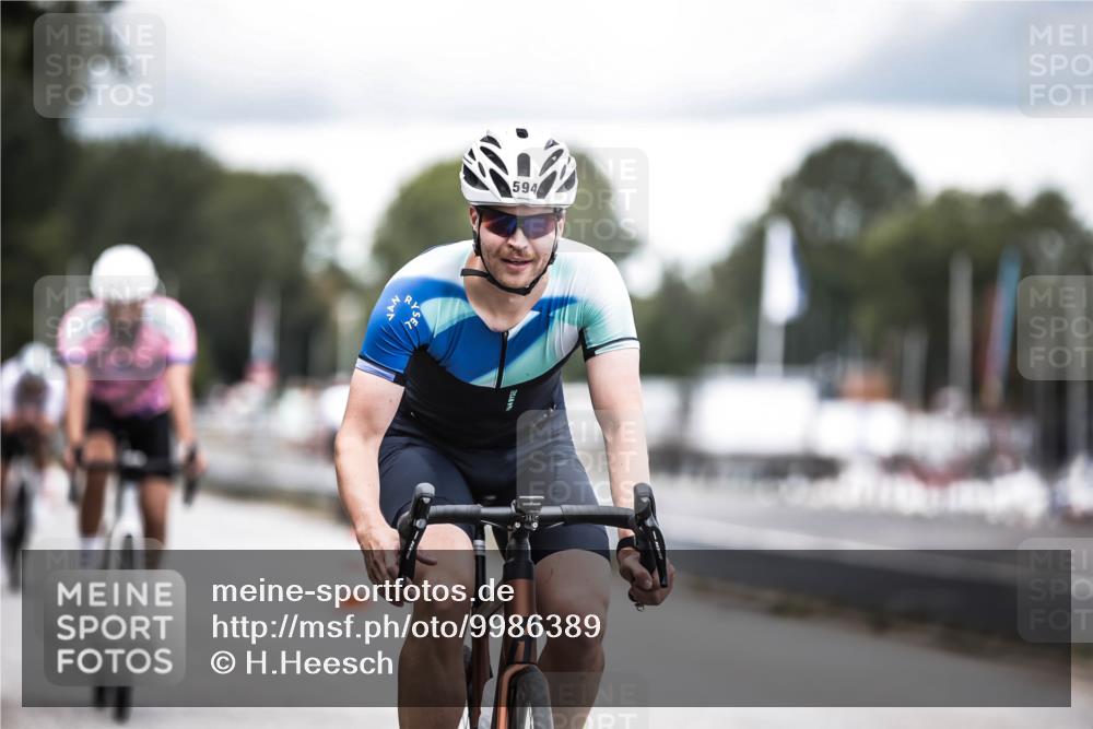 16.08.2026 - KN Förde Triathlon 2026 H.Heesch http://msf.ph/oto/9986389 16.08.2026 13:10:11 Radfahren 594, 595, 710, 718, 732 meine-sportfotos.de