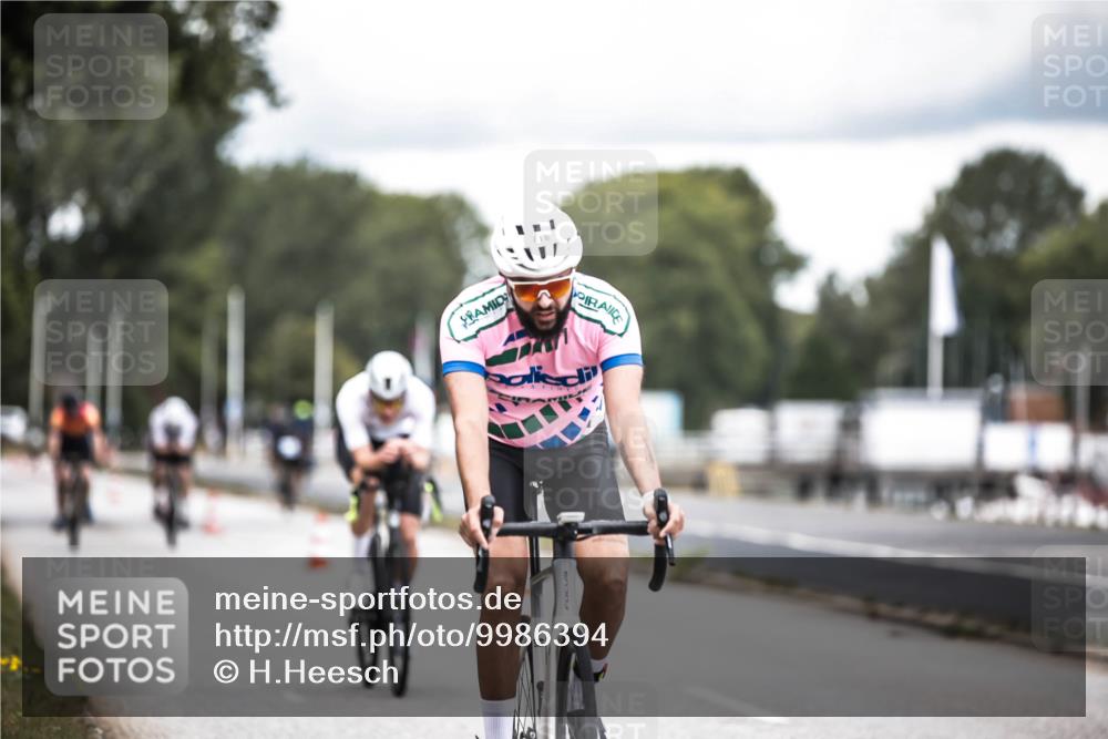 16.08.2026 - KN Förde Triathlon 2026 H.Heesch http://msf.ph/oto/9986394 16.08.2026 13:10:12 Radfahren 594, 710, 718, 732 meine-sportfotos.de