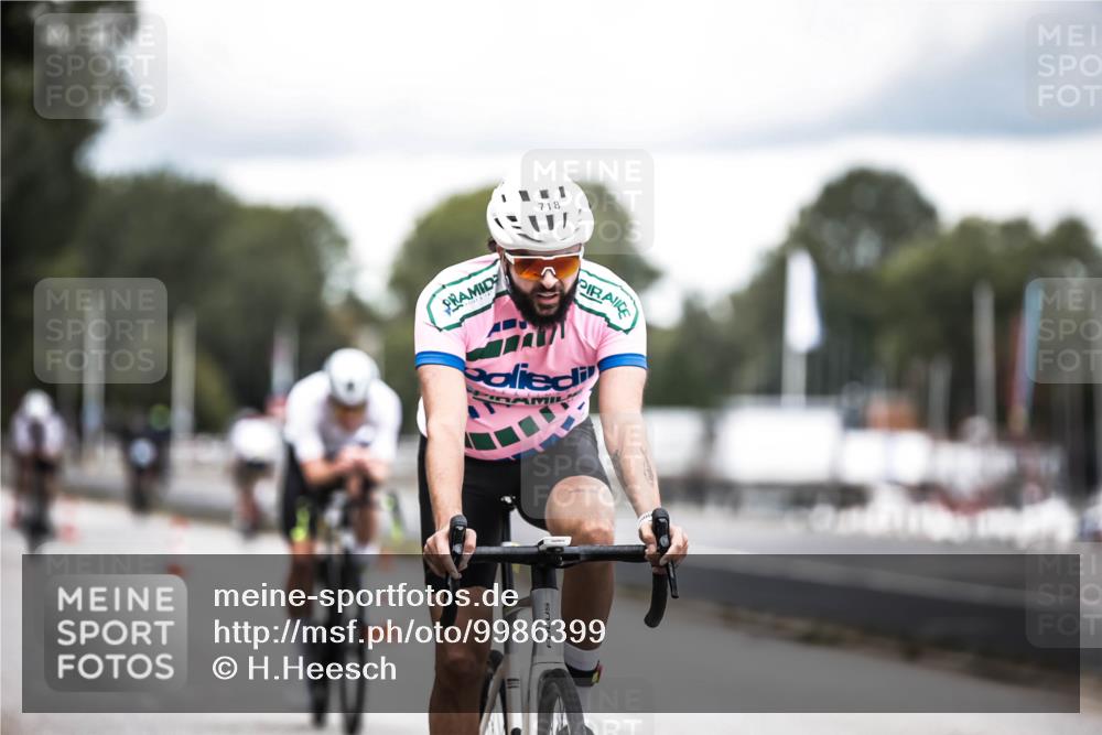 16.08.2026 - KN Förde Triathlon 2026 H.Heesch http://msf.ph/oto/9986399 16.08.2026 13:10:12 Radfahren 594, 710, 718, 732 meine-sportfotos.de