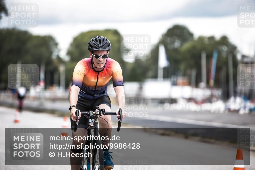 16.08.2026 - KN Förde Triathlon 2026 H.Heesch http://msf.ph/oto/9986428 16.08.2026 13:10:17 Radfahren 592, 710 meine-sportfotos.de