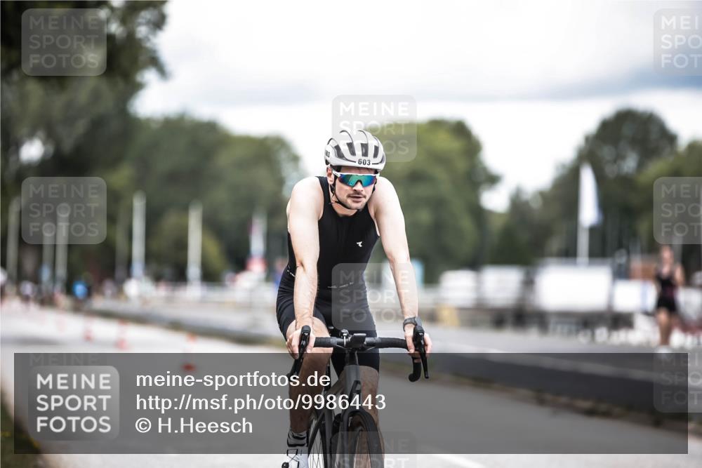 16.08.2026 - KN Förde Triathlon 2026 H.Heesch http://msf.ph/oto/9986443 16.08.2026 13:10:32 Radfahren 574, 603 meine-sportfotos.de
