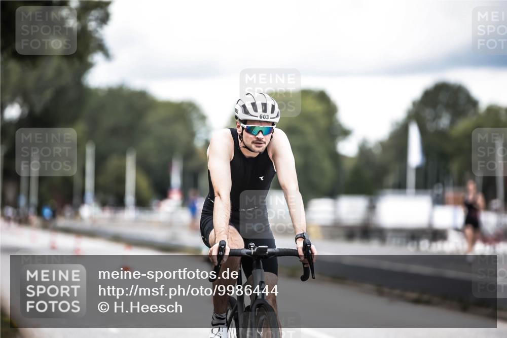 16.08.2026 - KN Förde Triathlon 2026 H.Heesch http://msf.ph/oto/9986444 16.08.2026 13:10:32 Radfahren 574, 603 meine-sportfotos.de