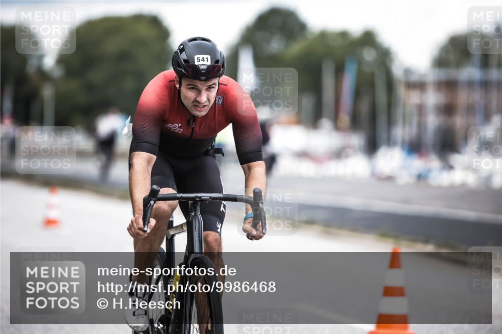 16.08.2026 - KN Förde Triathlon 2026 H.Heesch http://msf.ph/oto/9986468 16.08.2026 13:10:42 Radfahren 541, 544, 549, 556 meine-sportfotos.de
