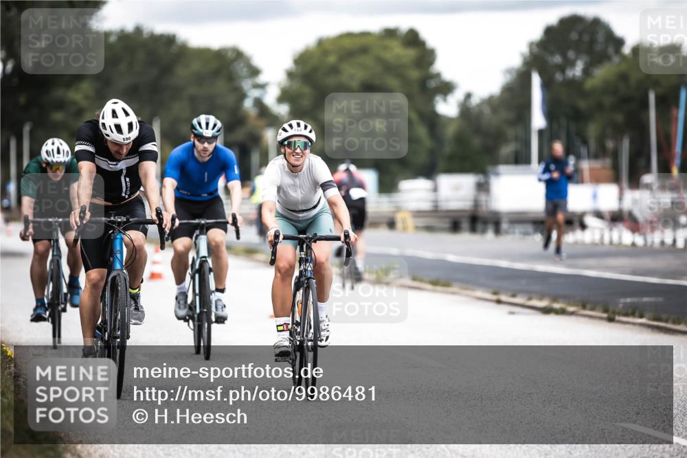 16.08.2026 - KN Förde Triathlon 2026 H.Heesch http://msf.ph/oto/9986481 16.08.2026 13:10:51 Radfahren 590, 602, 607, 722, 733, 747 meine-sportfotos.de
