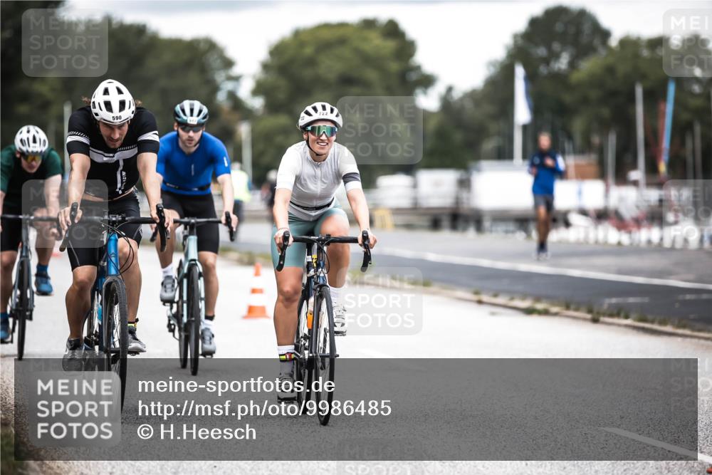 16.08.2026 - KN Förde Triathlon 2026 H.Heesch http://msf.ph/oto/9986485 16.08.2026 13:10:52 Radfahren 590, 602, 607, 722 meine-sportfotos.de