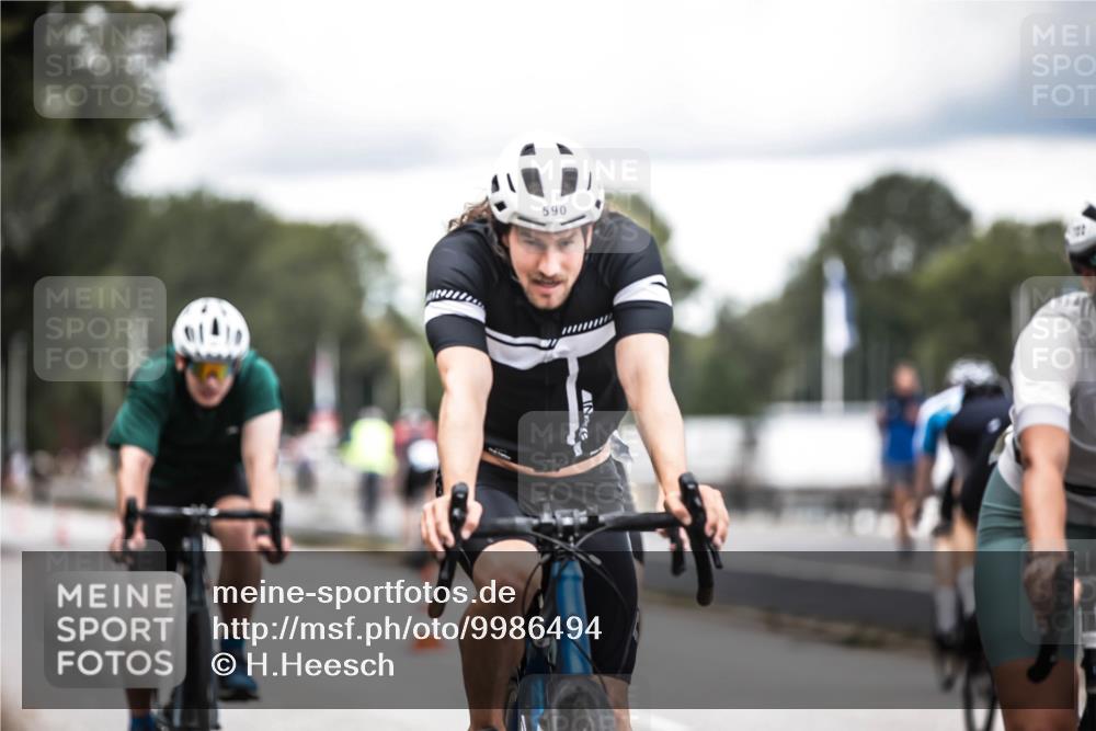 16.08.2026 - KN Förde Triathlon 2026 H.Heesch http://msf.ph/oto/9986494 16.08.2026 13:10:53 Radfahren 590, 602, 607, 722 meine-sportfotos.de