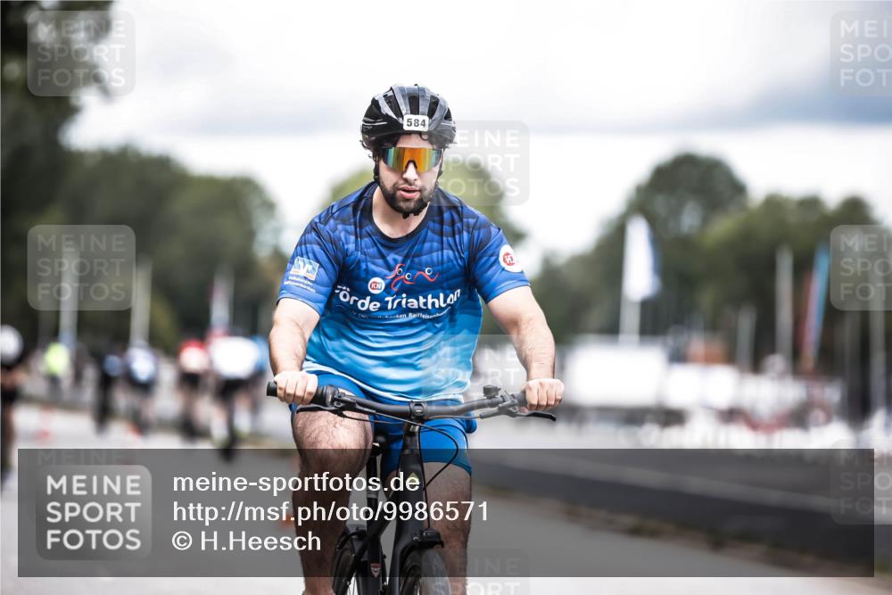 16.08.2026 - KN Förde Triathlon 2026 H.Heesch http://msf.ph/oto/9986571 16.08.2026 13:11:12 Radfahren 577, 584, 706 meine-sportfotos.de
