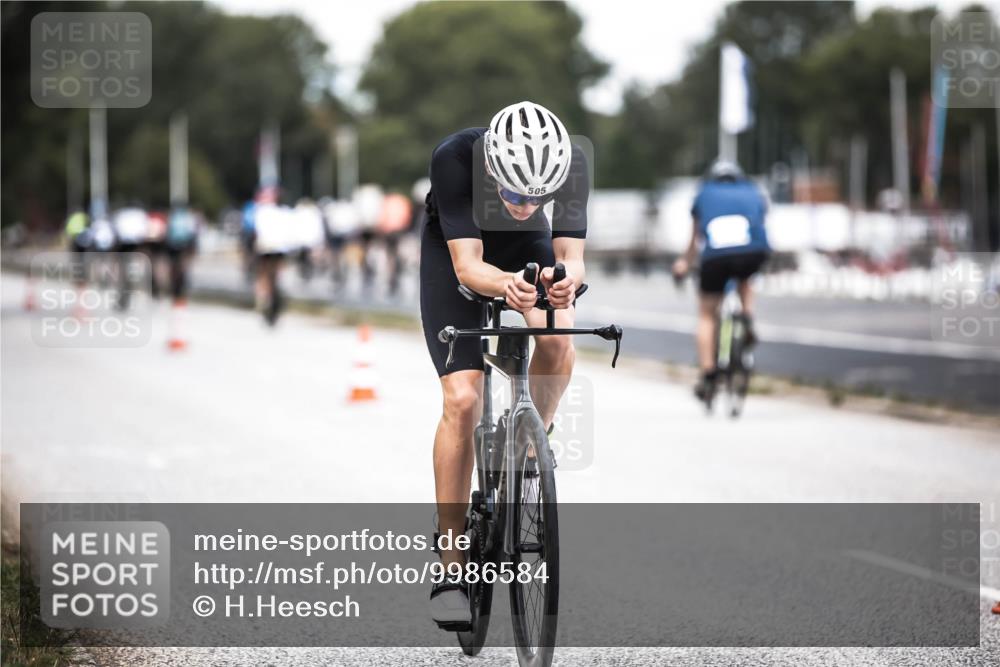 16.08.2026 - KN Förde Triathlon 2026 H.Heesch http://msf.ph/oto/9986584 16.08.2026 13:11:15 Radfahren 577, 584, 706 meine-sportfotos.de