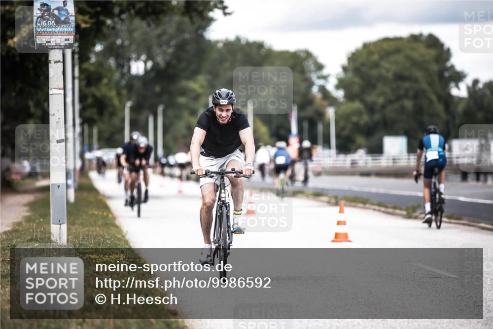 16.08.2026 - KN Förde Triathlon 2026 H.Heesch http://msf.ph/oto/9986592 16.08.2026 13:11:20 Radfahren 572, 716 meine-sportfotos.de