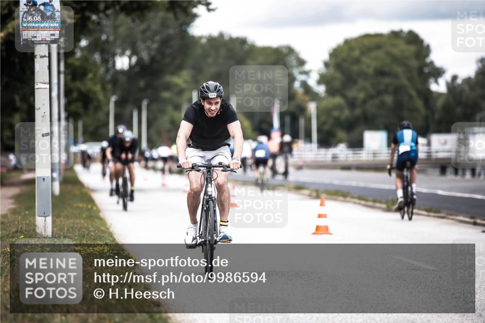 16.08.2026 - KN Förde Triathlon 2026 H.Heesch http://msf.ph/oto/9986594 16.08.2026 13:11:20 Radfahren 572, 716 meine-sportfotos.de