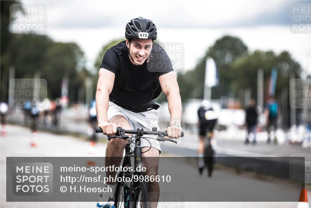 16.08.2026 - KN Förde Triathlon 2026 H.Heesch http://msf.ph/oto/9986610 16.08.2026 13:11:22 Radfahren 572, 576, 604, 608, 703, 716 meine-sportfotos.de