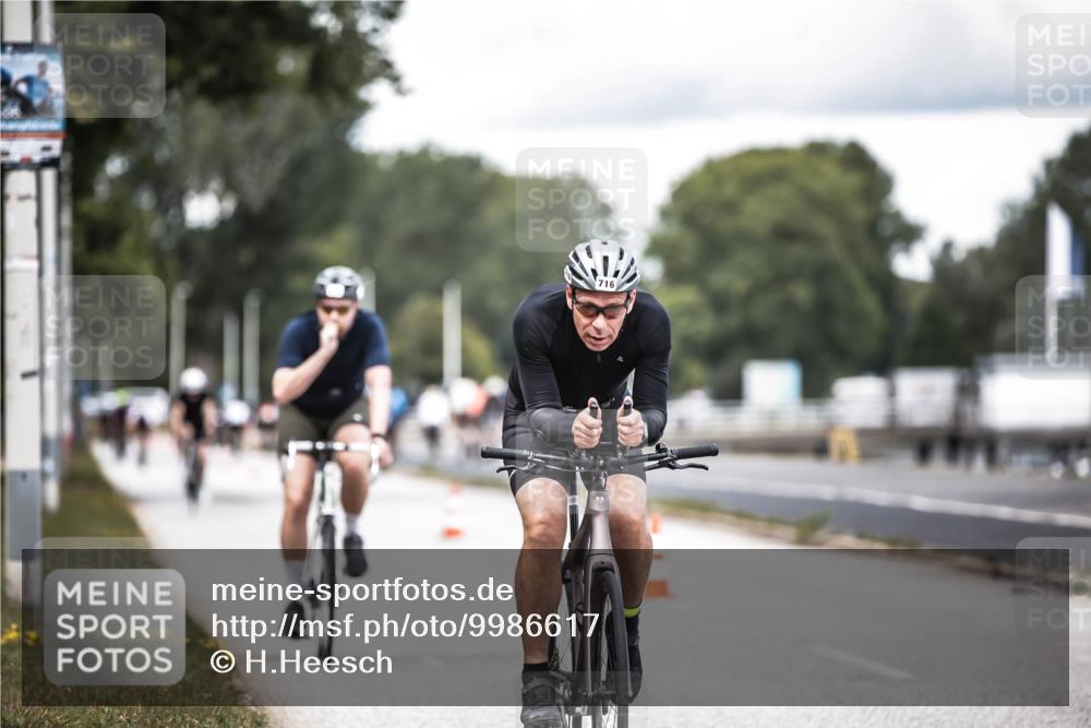 16.08.2026 - KN Förde Triathlon 2026 H.Heesch http://msf.ph/oto/9986617 16.08.2026 13:11:24 Radfahren 557, 572, 576, 604, 608, 703, 716 meine-sportfotos.de