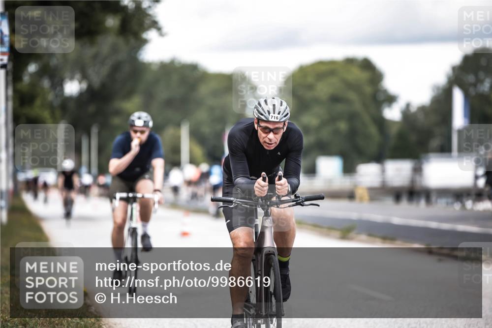 16.08.2026 - KN Förde Triathlon 2026 H.Heesch http://msf.ph/oto/9986619 16.08.2026 13:11:24 Radfahren 557, 572, 576, 604, 608, 703, 716 meine-sportfotos.de