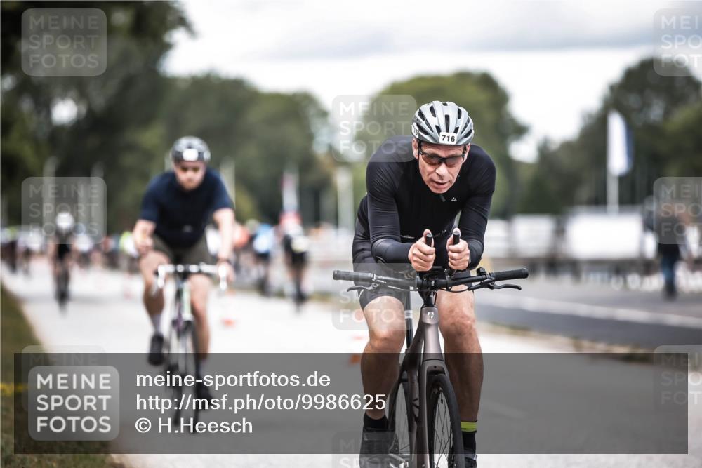 16.08.2026 - KN Förde Triathlon 2026 H.Heesch http://msf.ph/oto/9986625 16.08.2026 13:11:24 Radfahren 557, 572, 576, 604, 608, 703, 716 meine-sportfotos.de