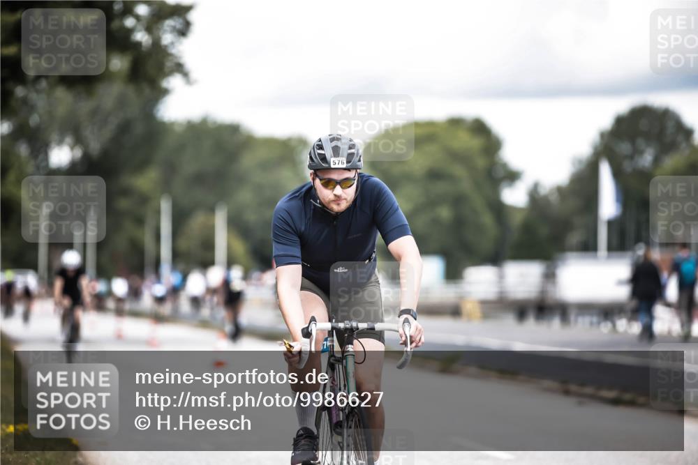 16.08.2026 - KN Förde Triathlon 2026 H.Heesch http://msf.ph/oto/9986627 16.08.2026 13:11:25 Radfahren 557, 572, 576, 604, 608, 703, 716 meine-sportfotos.de