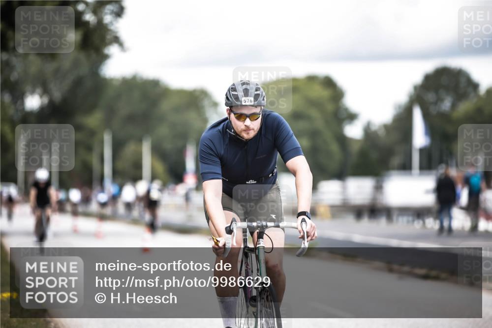 16.08.2026 - KN Förde Triathlon 2026 H.Heesch http://msf.ph/oto/9986629 16.08.2026 13:11:25 Radfahren 557, 572, 576, 604, 608, 703, 716 meine-sportfotos.de