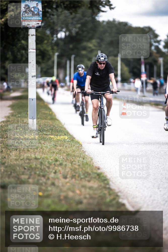 16.08.2026 - KN Förde Triathlon 2026 H.Heesch http://msf.ph/oto/9986738 16.08.2026 13:12:05 Radfahren 512, 555, 589, 705, 726, 729, 739, 746 meine-sportfotos.de