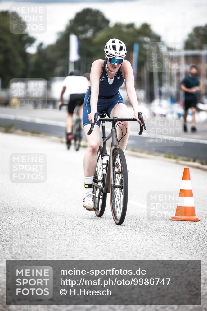 16.08.2026 - KN Förde Triathlon 2026 H.Heesch http://msf.ph/oto/9986747 16.08.2026 13:12:07 Radfahren 512, 555, 578, 589, 705, 726, 729, 739, 746 meine-sportfotos.de
