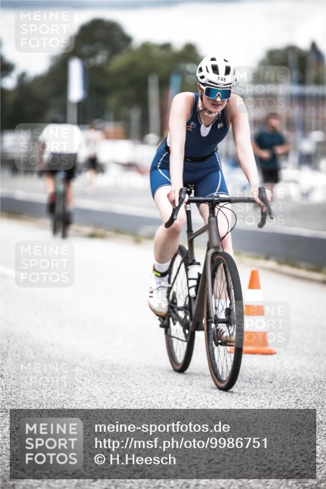 16.08.2026 - KN Förde Triathlon 2026 H.Heesch http://msf.ph/oto/9986751 16.08.2026 13:12:07 Radfahren 512, 555, 578, 589, 705, 726, 729, 739, 746 meine-sportfotos.de