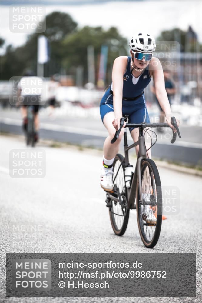 16.08.2026 - KN Förde Triathlon 2026 H.Heesch http://msf.ph/oto/9986752 16.08.2026 13:12:07 Radfahren 512, 555, 578, 589, 705, 726, 729, 739, 746 meine-sportfotos.de