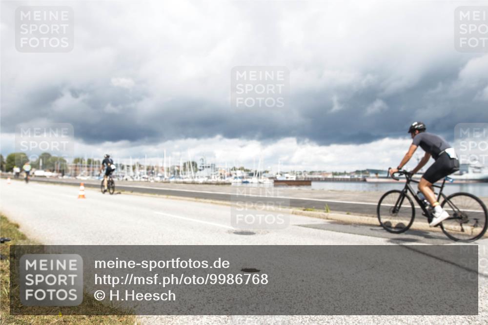 16.08.2026 - KN Förde Triathlon 2026 H.Heesch http://msf.ph/oto/9986768 16.08.2026 12:55:09 Radfahren 523, 555, 705, 733 meine-sportfotos.de