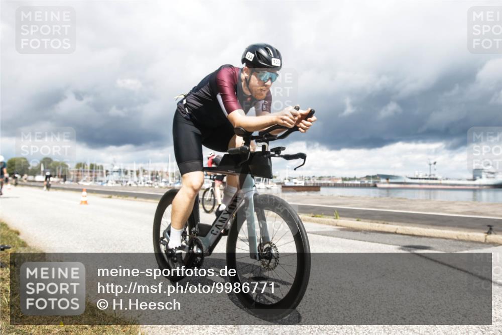 16.08.2026 - KN Förde Triathlon 2026 H.Heesch http://msf.ph/oto/9986771 16.08.2026 12:55:12 Radfahren 705, 706, 711, 733 meine-sportfotos.de