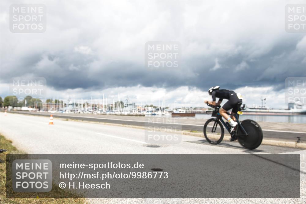 16.08.2026 - KN Förde Triathlon 2026 H.Heesch http://msf.ph/oto/9986773 16.08.2026 12:55:20 Radfahren 502, 514, 572, 587, 711 meine-sportfotos.de