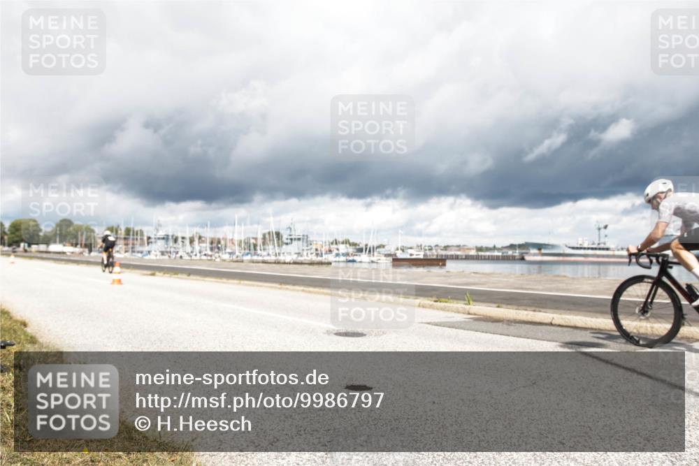 16.08.2026 - KN Förde Triathlon 2026 H.Heesch http://msf.ph/oto/9986797 16.08.2026 12:56:00 Radfahren 509, 542, 600, 704, 724, 727 meine-sportfotos.de