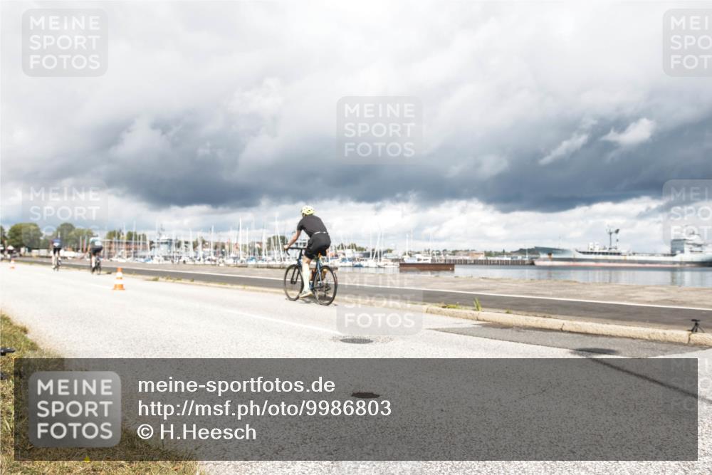 16.08.2026 - KN Förde Triathlon 2026 H.Heesch http://msf.ph/oto/9986803 16.08.2026 12:56:06 Radfahren 512, 585, 714 meine-sportfotos.de