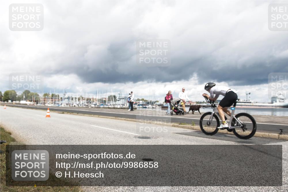 16.08.2026 - KN Förde Triathlon 2026 H.Heesch http://msf.ph/oto/9986858 16.08.2026 12:57:52 Radfahren 362, 510, 525, 534, 542, 746 meine-sportfotos.de