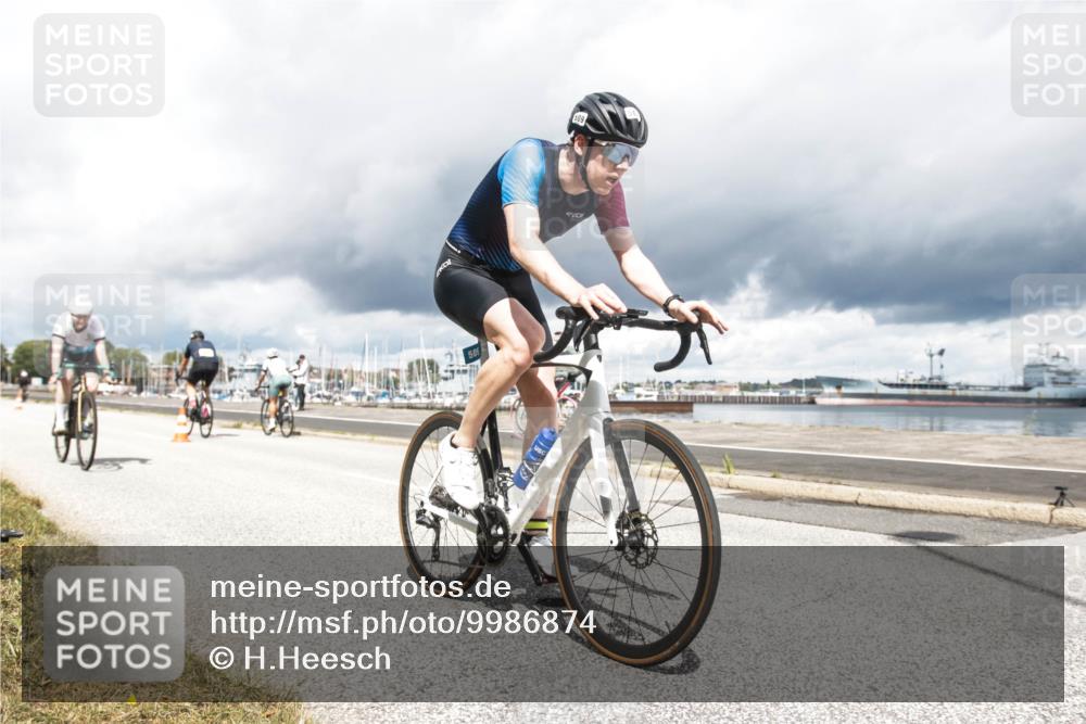 16.08.2026 - KN Förde Triathlon 2026 H.Heesch http://msf.ph/oto/9986874 16.08.2026 12:58:11 Radfahren 509, 720, 724 meine-sportfotos.de