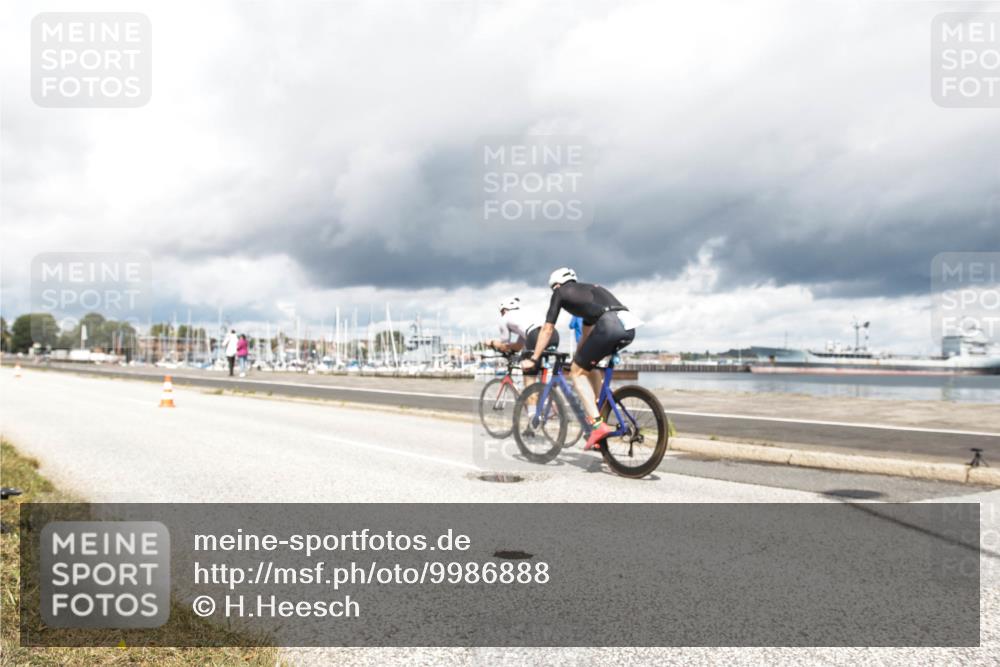 16.08.2026 - KN Förde Triathlon 2026 H.Heesch http://msf.ph/oto/9986888 16.08.2026 12:58:22 Radfahren 590, 594, 597, 607, 709, 743 meine-sportfotos.de