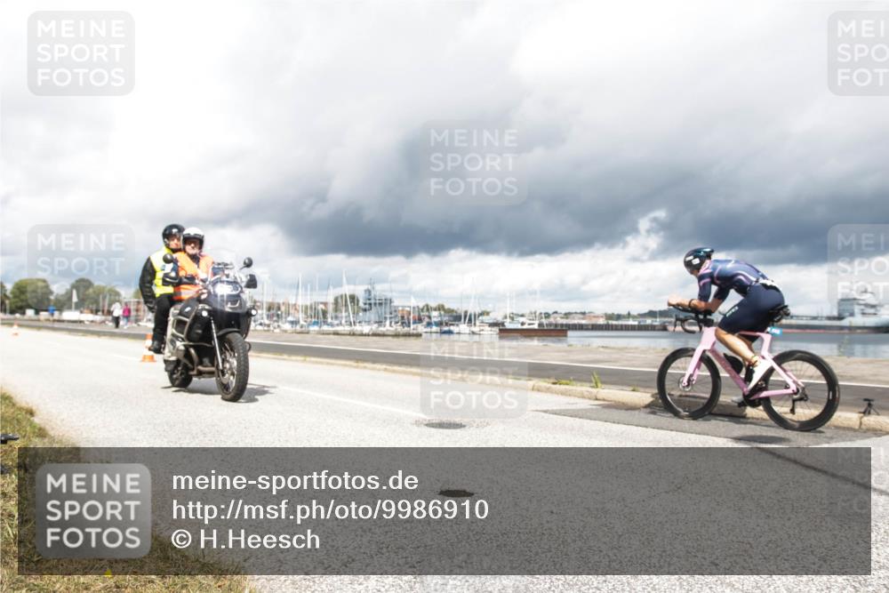 16.08.2026 - KN Förde Triathlon 2026 H.Heesch http://msf.ph/oto/9986910 16.08.2026 12:58:44 Radfahren 528, 595, 713 meine-sportfotos.de