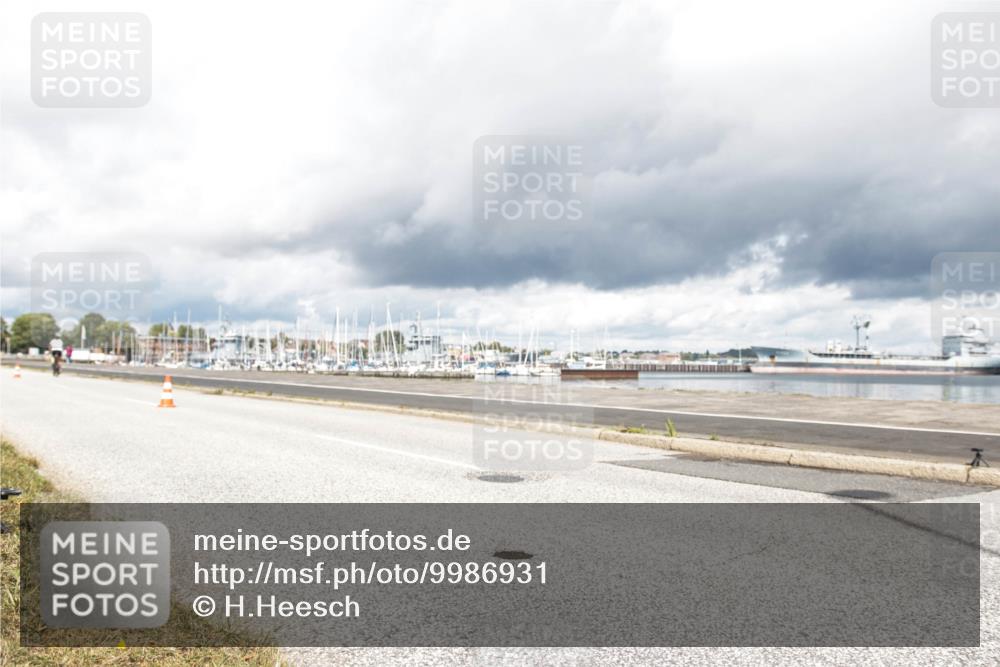 16.08.2026 - KN Förde Triathlon 2026 H.Heesch http://msf.ph/oto/9986931 16.08.2026 12:59:19 Radfahren 527, 584, 730 meine-sportfotos.de
