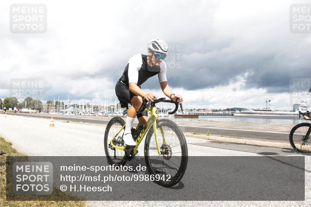 16.08.2026 - KN Förde Triathlon 2026 H.Heesch http://msf.ph/oto/9986942 16.08.2026 12:59:28 Radfahren 519, 541, 710 meine-sportfotos.de