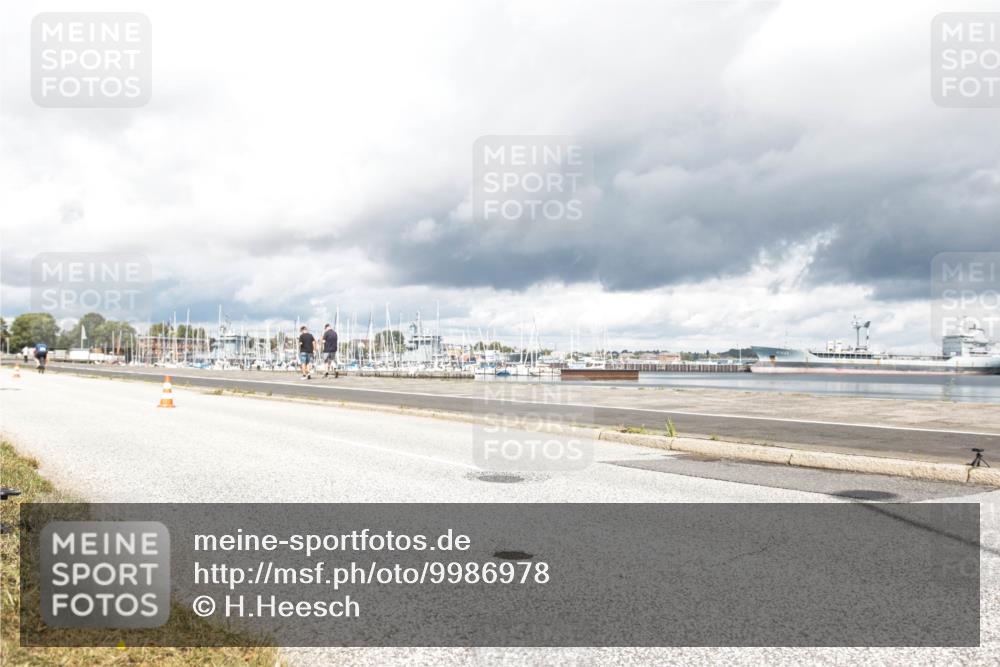 16.08.2026 - KN Förde Triathlon 2026 H.Heesch http://msf.ph/oto/9986978 16.08.2026 12:59:50 Radfahren 506, 510, 581, 599, 603 meine-sportfotos.de