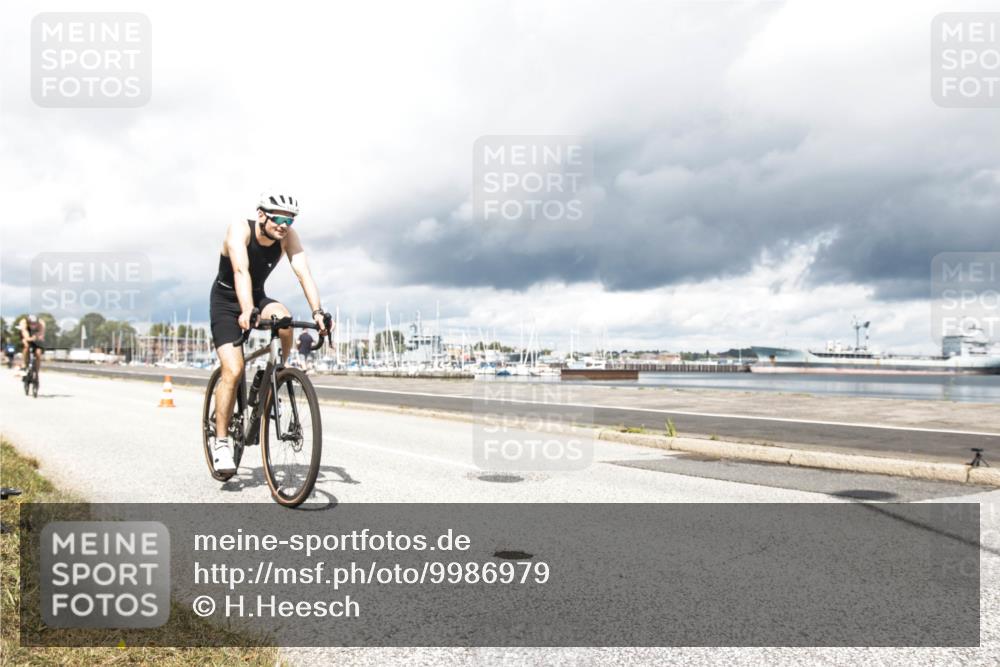 16.08.2026 - KN Förde Triathlon 2026 H.Heesch http://msf.ph/oto/9986979 16.08.2026 12:59:52 Radfahren 506, 510, 553, 581, 599, 603, 605 meine-sportfotos.de