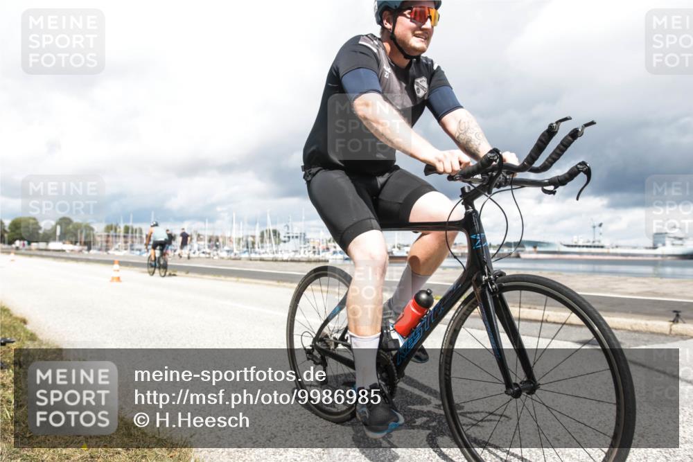 16.08.2026 - KN Förde Triathlon 2026 H.Heesch http://msf.ph/oto/9986985 16.08.2026 12:59:55 Radfahren 510, 553, 558, 581, 599, 605, 738 meine-sportfotos.de
