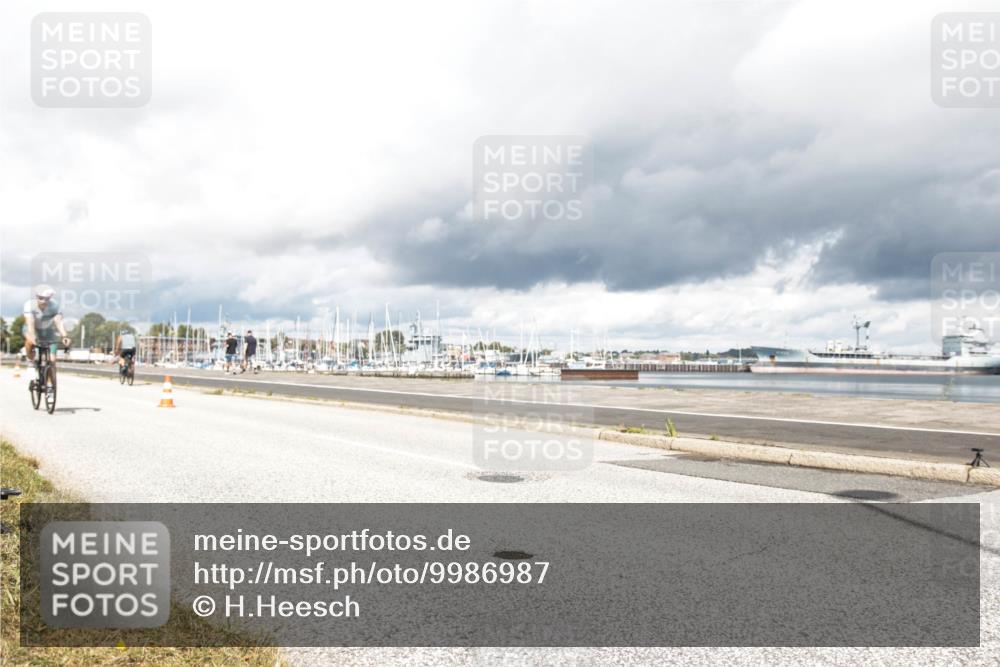 16.08.2026 - KN Förde Triathlon 2026 H.Heesch http://msf.ph/oto/9986987 16.08.2026 12:59:56 Radfahren 553, 558, 581, 599, 605, 738 meine-sportfotos.de