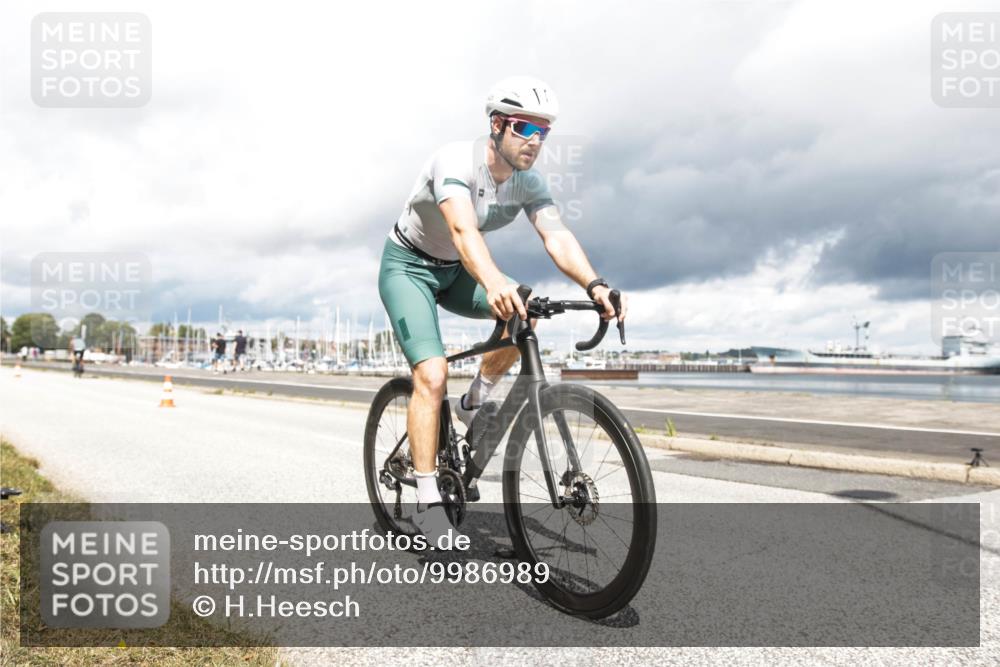 16.08.2026 - KN Förde Triathlon 2026 H.Heesch http://msf.ph/oto/9986989 16.08.2026 12:59:57 Radfahren 553, 558, 581, 599, 605, 738 meine-sportfotos.de