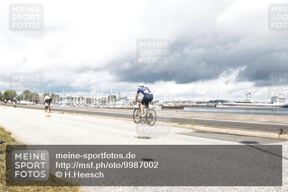 16.08.2026 - KN Förde Triathlon 2026 H.Heesch http://msf.ph/oto/9987002 16.08.2026 13:00:04 Radfahren 525, 559 meine-sportfotos.de