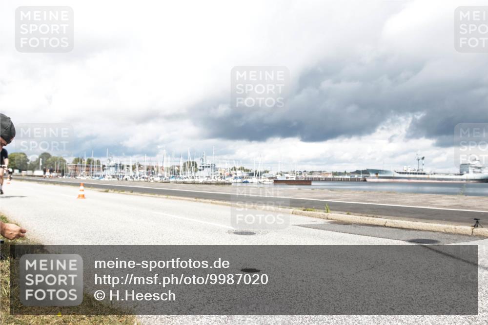 16.08.2026 - KN Förde Triathlon 2026 H.Heesch http://msf.ph/oto/9987020 16.08.2026 13:00:18 Radfahren 576, 732, 735 meine-sportfotos.de