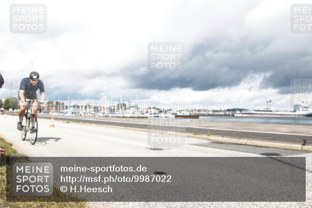 16.08.2026 - KN Förde Triathlon 2026 H.Heesch http://msf.ph/oto/9987022 16.08.2026 13:00:19 Radfahren 551, 576, 701, 732, 735 meine-sportfotos.de